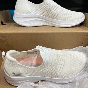 NEWI N BOX WOMENS 8.5 SKECHERS ULTRA FLEX CLASSY CHARM, MACHINE WASHABLE